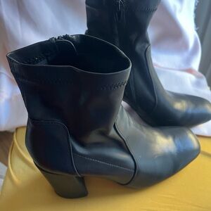 Madden Girl Black Heeled Boots Classic Western Style